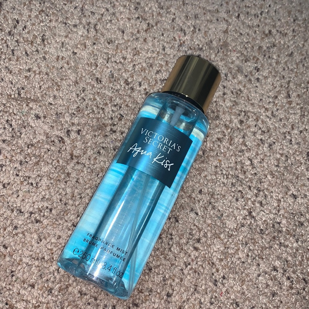 Aqua kiss